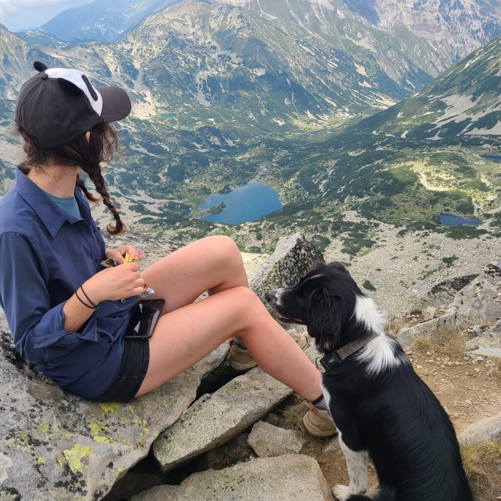 Jessica en Bella op Donchovi Karauli ridge in Pirin